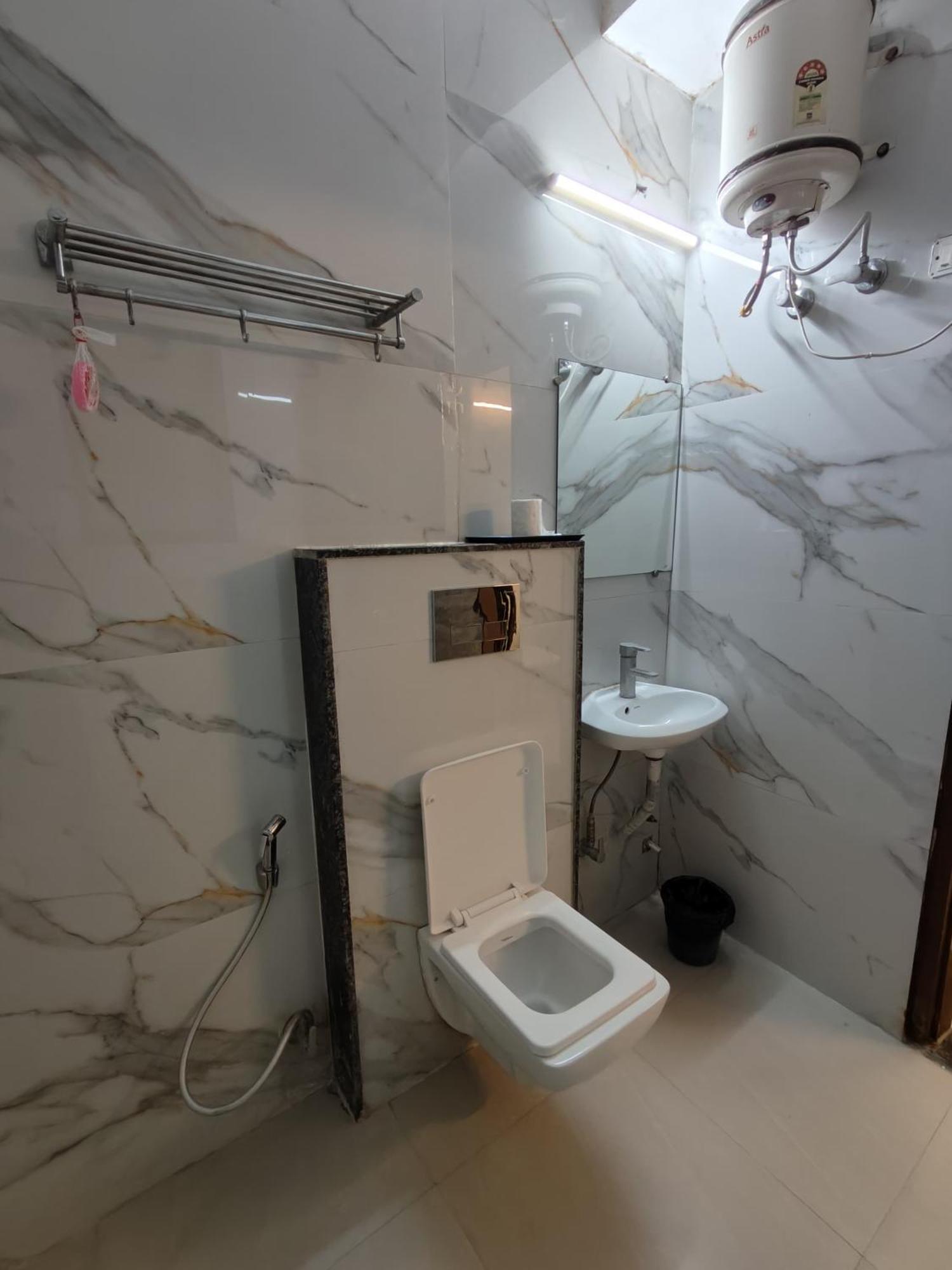 Hotel Smart Plaza New Delhi Buitenkant foto