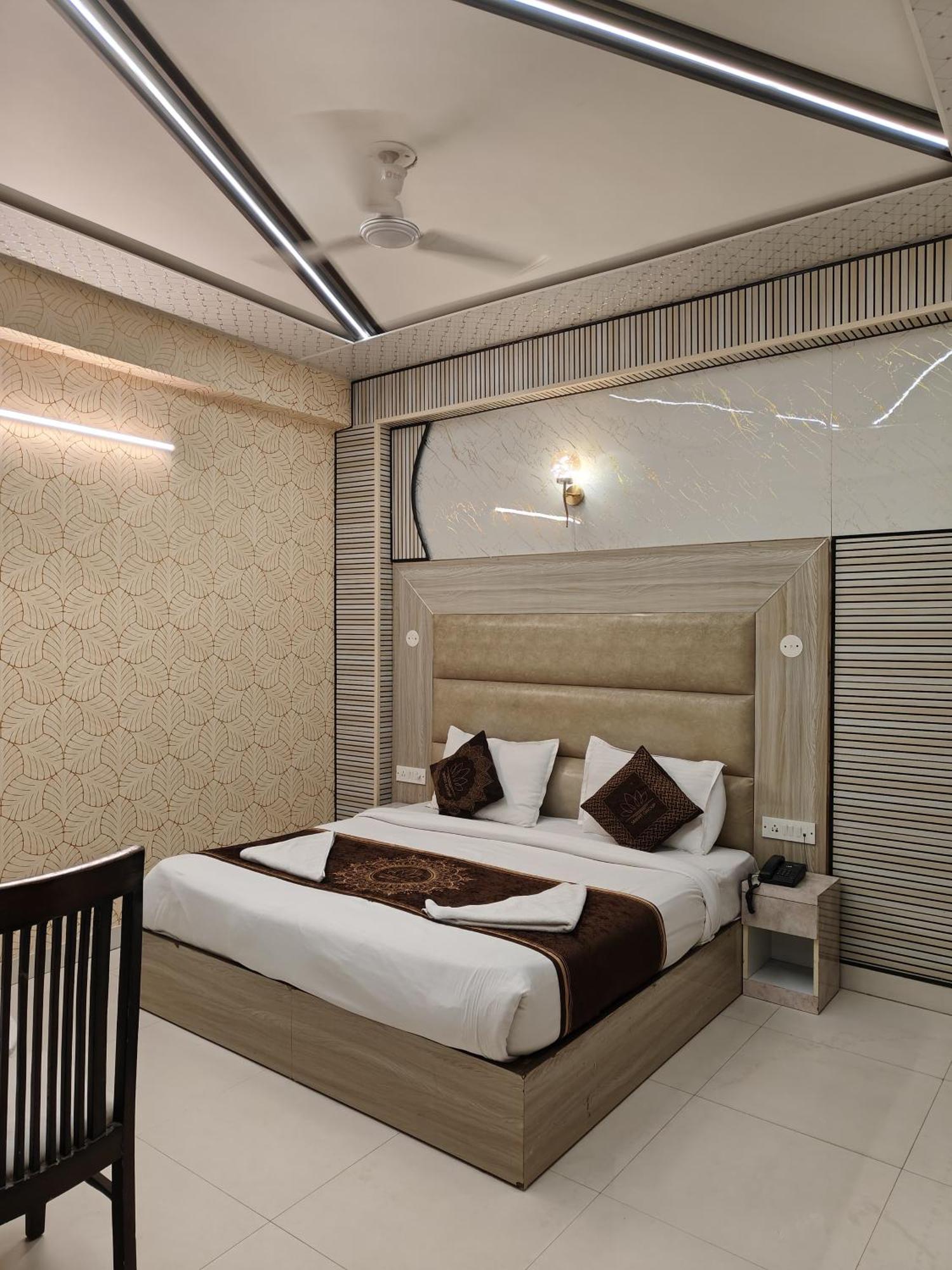 Hotel Smart Plaza New Delhi Buitenkant foto